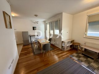 ZAGABRIA, MAKSIMIR - 51 m² + loggia, ripostiglio, garage e posto auto esterno!