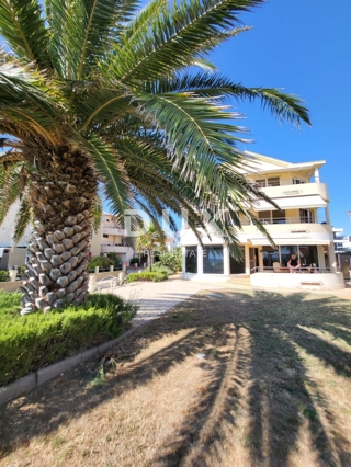 PRIVLAKA, ZARA - OCCASIONE ESCLUSIVA - Appartamento in prima fila sul mare!