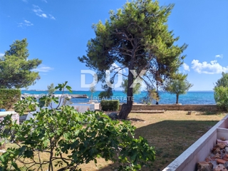 ZADAR, VIR - Lussuoso appartamento con giardino, seconda fila al mare! BS2