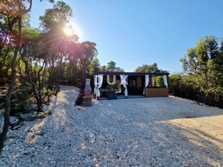 ISTRIA, MARČANA - Casa prefabbricata da sogno, la vostra oasi di pace privata, ideale per una fuga dalla vita quotidiana!