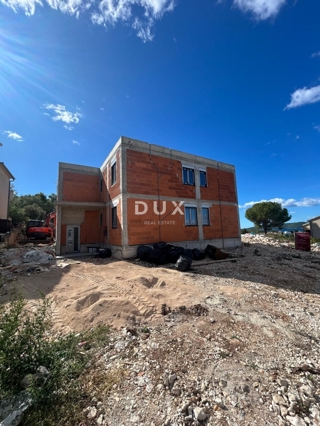 ŠIBENIK, BRODARICA – Appartamento vicino alla spiaggia, con una splendida vista sul mare