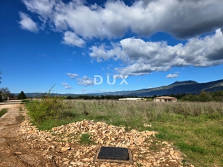 ISTRIA, ALBONA - Comodo terreno edificabile