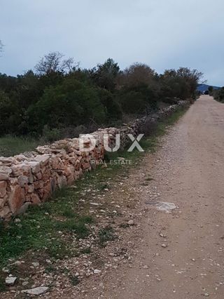 HVAR, CITTÀ VECCHIA - terreno di 5.729 m2 in ottima posizione! OCCASIONE!