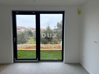 ISTRIA, MEDOLINO (Banjole) - Bellissimo appartamento nuovo con giardino! Permesso di abitare! Investimento nel turismo!