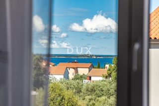 ISTRIA, PEROJ - Nuovo appartamento con due camere da letto e vista mare! PERMESSO D'USO!