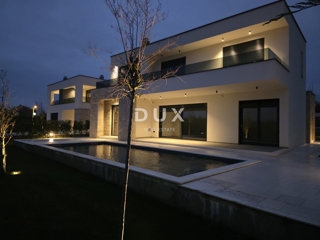 ISTRIA, PARENZO - Villa esclusiva con piscina e vista mare