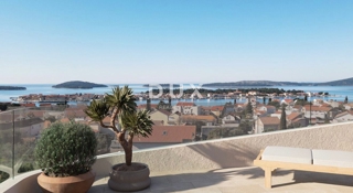 ŠIBENIK, BRODARICA - Nuovo edificio moderno con vista su Krapanj