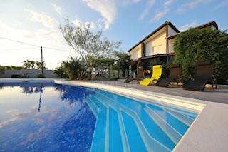 ZADAR, DEBELJAK - Bella villa con piscina