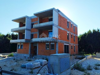 ISTRIA, UMAGO (dintorni) - Moderno appartamento al piano terra a 200m dal mare