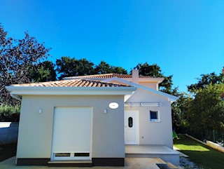 ISTRIA, PARENZO - Nuova casa indipendente vicino alla città