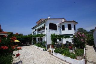 ISTRIA, BARBARIGA - Casa in ottima posizione con vista mare