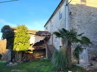 ISTRIA, MOTOVUN - Antica casa indipendente da ristrutturare