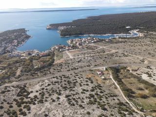 L'ISOLA DI PAG, ŠIMUNI, terreno edificabile a 200 m dal mare, per una casa bifamiliare/ due edifici più piccoli/ villa/ case in affitto con piscina / case vacanze con piscina 