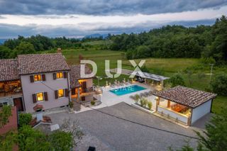 ISTRIA, PIĆAN - Tenuta romantica con tre ville