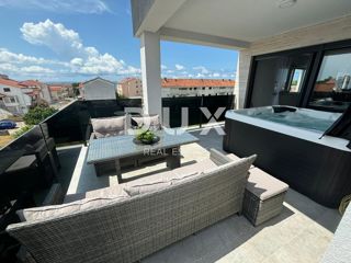 ZADAR, PRIVLAKA - Attico 130 metri dal mare