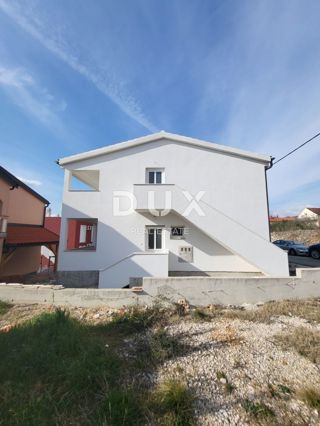 OBROVAC, KRUŠEVO - OCCASIONE! Casa di nuova costruzione con 3 appartamenti.