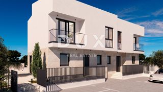 ISTRIA, BARBARIGA - Casa in posizione tranquilla con vista mare!