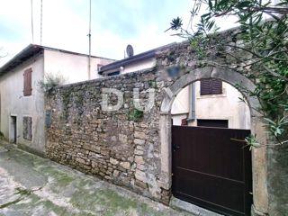 ISTRIA, BUIE - Casa in posizione unica con vista panoramica
