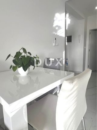 ISTRIA, POLA - Appartamento con 1 camera da letto + soggiorno in un nuovo edificio di 50 m2