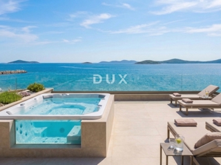 ISOLA DI PAG, MANDRE - attico esclusivo in un nuovo edificio direttamente sulla costa, con vista panoramica sul mare