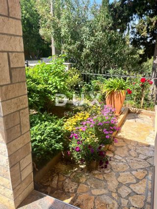 ISTRIA, PREMANTURA - Casa con garage vicino alla spiaggia e a Capo Kamenjak