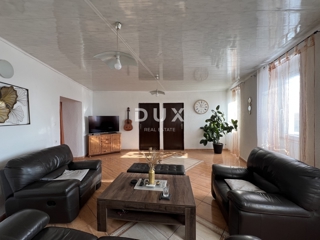 KASTAV – OCCASIONE DI INVESTIMENTO – quattro appartamenti e locale commerciale