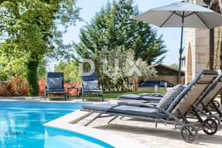 TINJAN - bellissima villa in pietra con piscina