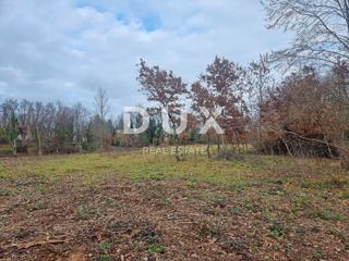 ISTRIA, LABIN - Terreno edificabile ai margini del villaggio