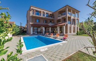 ISTRIA, MEDULIN Palazzina a Banjole - VISTA MARE !!