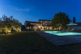 ISTRIA, BARBAN - Spaziosa proprietà con villa e piscina