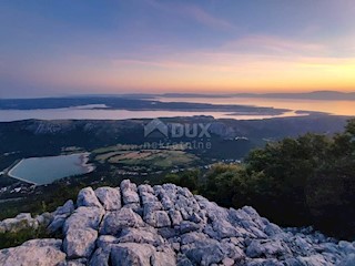 CRIKVENICA - Terreno per la costruzione di un impianto fotovoltaico/impianto sportivo-ricreativo/edificio turistico-sanitario