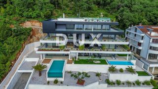 OPATIJA, CENTRO - appartamento più grande in un nuovo edificio esclusivo sopra il centro di Opatija con piscina privata, garage, vista sul Quarnero