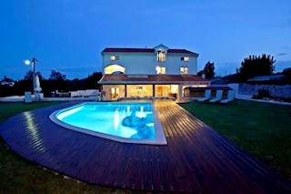 ISTRIA, ROVIGNO - Spaziosa casa con piscina