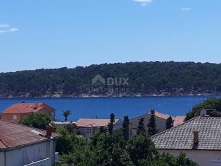 ISOLA DI RAB, BARBAT - Villa trifamiliare a 250 m dal mare