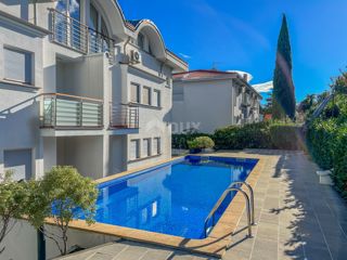 OPATIJA, IČIĆI - splendida casa in un edificio nuovo con piscina vicino alla spiaggia, vista panoramica e garage