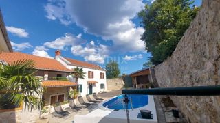 CRIKVENICA, TRIBALJ - due case vacanza con piscina