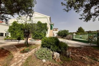 ŠIBENIK, ROGOZNICA - Casa vicino al mare