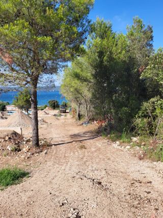 NEVIĐANE, PAŠMAN - Terreno agricolo ai margini della zona edificabile!