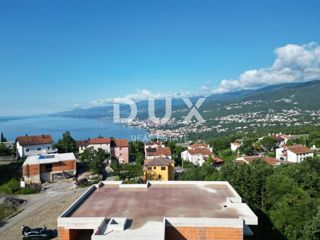 MATULJI, KASTAV, RUBEŠI - terreno edificabile di 1900 m2 con edificio in costruzione di 600 m2 con 3 appartamenti spaziosi con vista panoramica sul mare e garage sotterraneo