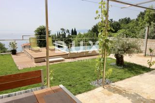 OPATIJA, LOVRAN - appartamento 80m2 con piscina privata e vista mare + giardino 145m2