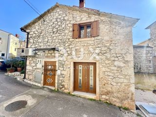 ISTRIA, VERTENIGLA - Piccola casa con grande potenziale