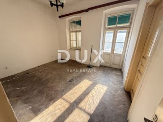 CRIKVENICA - Appartamento duplex da ristrutturare, 1a fila dal mare!