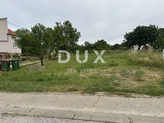 ZADAR, ZEMUNIK G. - Terreno edificabile lungo la strada!