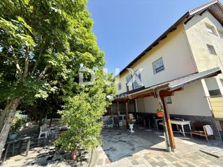 ZAGABRIA, MAKSIMIR - Spaziosa casa con 4 appartamenti, spazio commerciale e giardino!