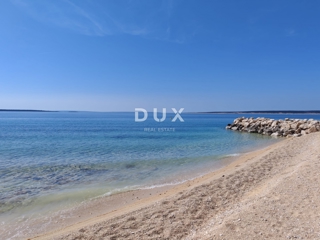 PAG, MANDRE - fantastico nuovo edificio prima fila al mare, planimetria ideale, vista mare