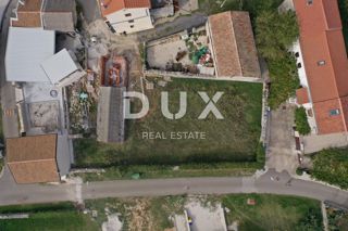 ISTRIA, KANFANAR - Terreno edificabile con edificio in pietra