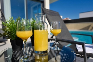 ISOLA DI PAG, NOVALJA - Investimento top: villa di lusso con piscina e vista mare