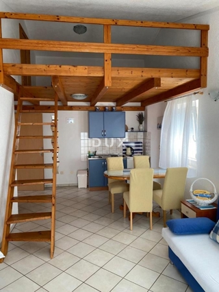 ISTRIA, MEDULIN - Monolocale con galleria, a 450 m dal mare!