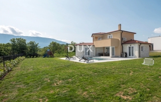 ISTRIA, LABIN - Casa mediterranea con piscina