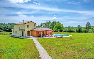 ISTRIA, TINJAN - Affascinante casa su una proprietà spaziosa